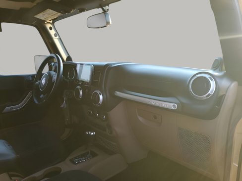 Used 2013 Jeep Wrangler Unlimited Sahara image 13