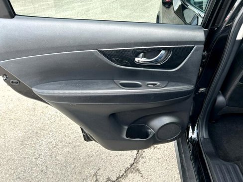 Used 2018 Nissan Rogue SL image 8