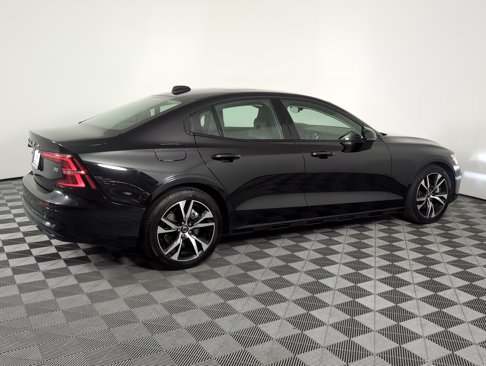 Used 2024 Volvo S60 B5 Core image 2