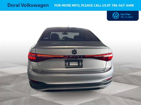 Used 2025 Volkswagen Jetta S image 7