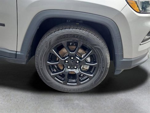 Used 2022 Jeep Compass Altitude w/ Convenience Group image 9
