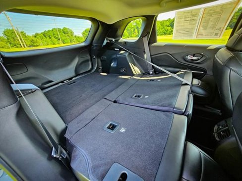 Certified 2021 Jeep Cherokee Latitude Lux w/ Comfort/Convenience Group image 38