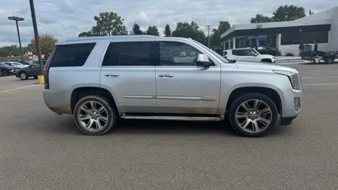 Used 2017 Cadillac Escalade Luxury image 4