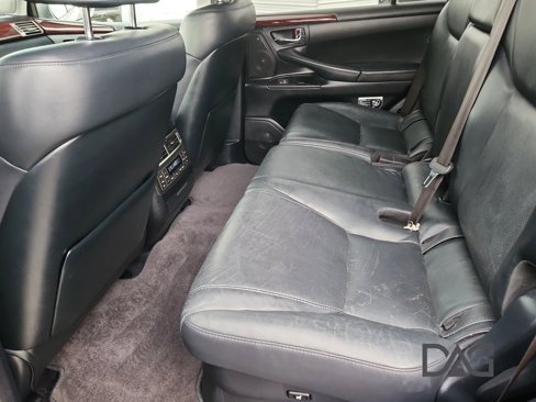 Used 2011 Lexus LX 570 4WD w/ Luxury Pkg image 17