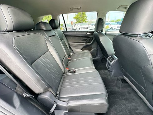 Used 2023 Volkswagen Tiguan SE image 25