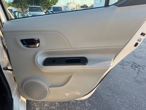 Used 2012 Toyota Prius C image 18