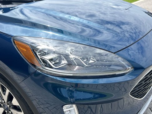 Used 2020 Ford Escape Titanium image 8