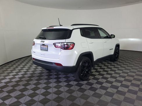 Used 2025 Jeep Compass Latitude w/ Altitude Special Edition image 4