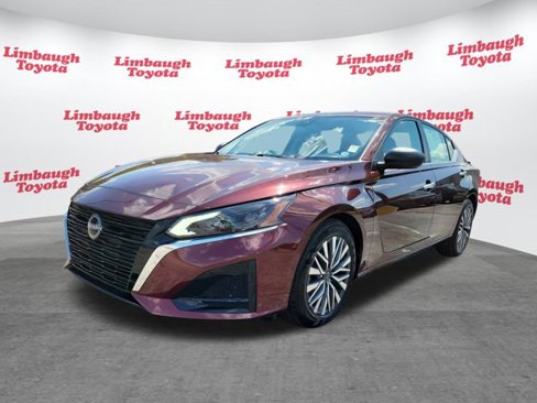 Used 2024 Nissan Altima 2.5 SV image 22