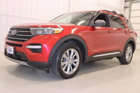 Certified 2020 Ford Explorer XLT w/ Equipment Group 202A image 6