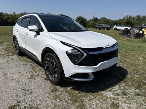 Used 2023 Jeep Cherokee Altitude Lux image 1