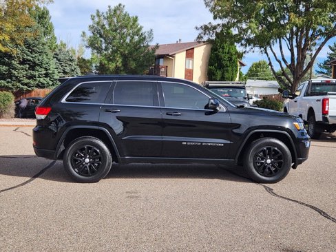 Used 2022 Jeep Grand Cherokee Laredo X image 2