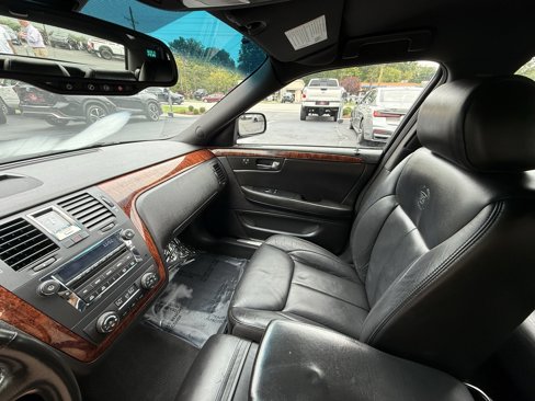 Used 2006 Cadillac DTS w/ Trunk Convenience Package image 29