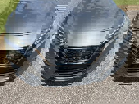 Used 2020 Nissan Versa SR image 13