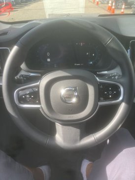 Certified 2025 Volvo XC60 B5 Plus image 4