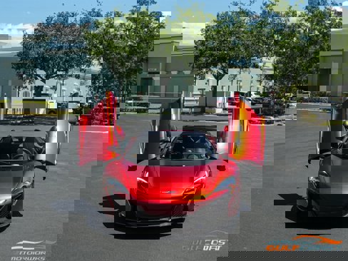 Used 2015 McLaren 650S Spider image 6