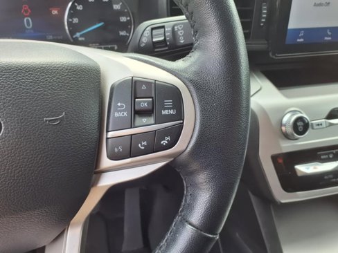 Used 2022 Ford Explorer XLT image 31