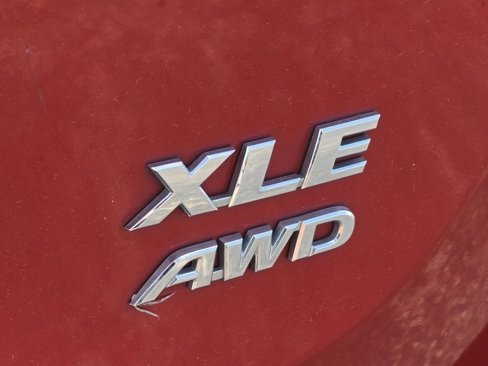 Used 2015 Toyota RAV4 XLE image 15