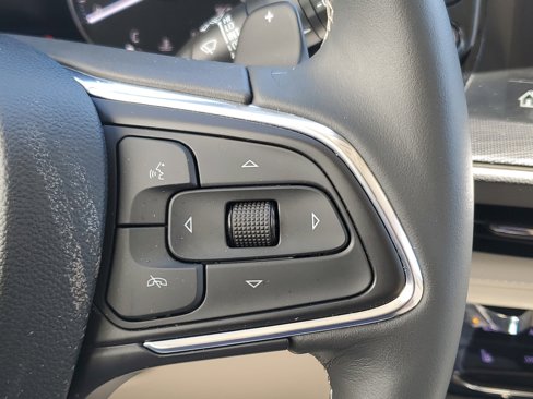 Used 2022 Buick Envision Essence w/ Safety Package image 24