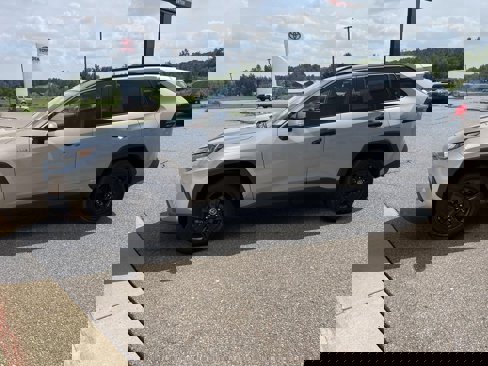 Certified 2019 Toyota RAV4 LE image 9