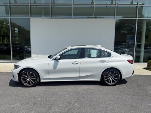 Certified 2022 BMW 330i xDrive Sedan w/ Driving Assistance Package image 2