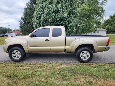 Used 2006 Toyota Tacoma 4x4 Access Cab V6 image 1