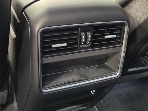 Certified 2023 Porsche Cayenne image 12