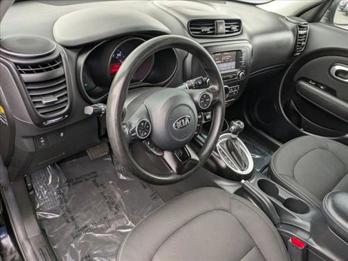 Used 2017 Kia Soul + image 19