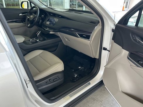 Used 2021 Cadillac XT4 Luxury image 23