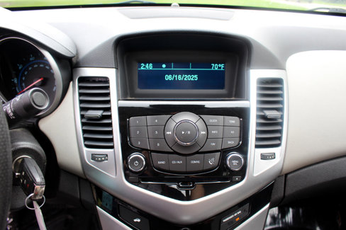 Used 2015 Chevrolet Cruze LS image 22