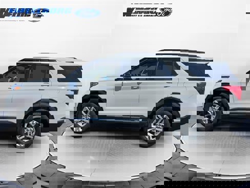 Certified 2021 Ford Explorer XLT w/ Equipment Group 202A image 2