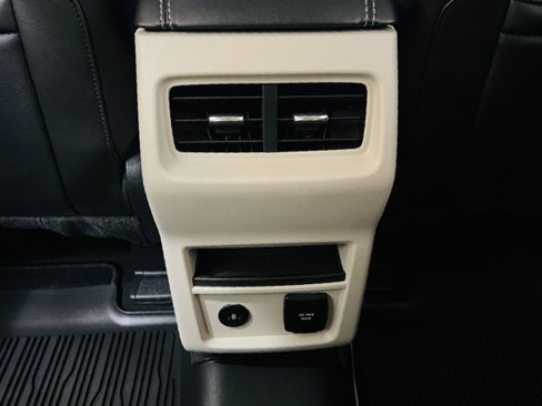 Used 2023 Ford Edge Titanium image 18