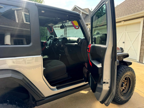 Used 2015 Jeep Wrangler Sport image 16