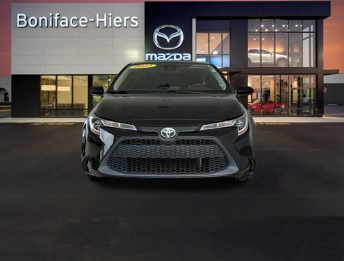Used 2022 Toyota Corolla LE image 3
