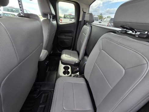 Used 2015 Chevrolet Colorado W/T image 11