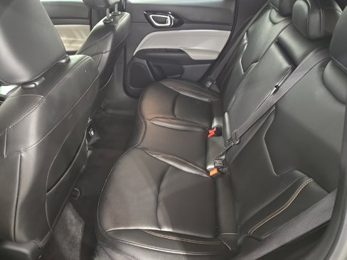 Used 2024 Jeep Compass Limited image 17