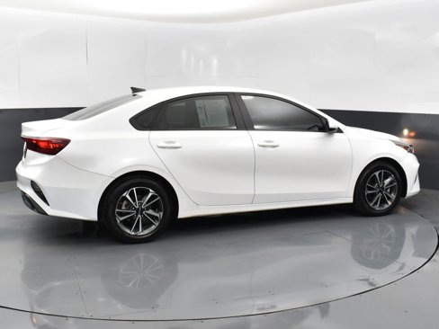 Used 2023 Kia Forte LXS image 8