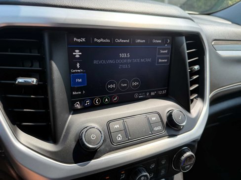 Used 2023 GMC Acadia SLT w/ Preferred Package image 52