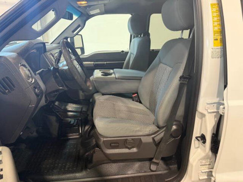 Used 2016 Ford F450 XLT w/ XLT Interior Package image 13