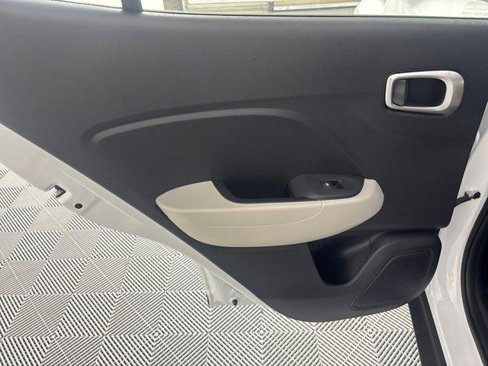 New 2025 Hyundai Venue SEL image 22