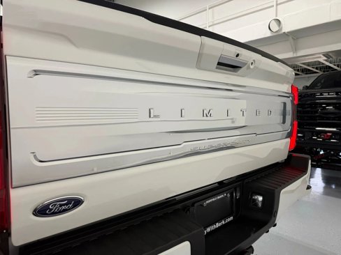 Used 2024 Ford F250 Limited image 11