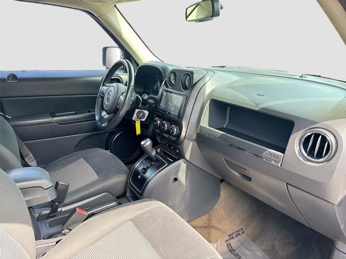 Used 2017 Jeep Patriot Latitude image 29