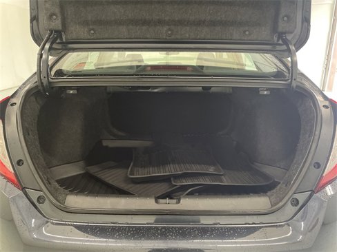 Used 2018 Honda Civic Touring image 15