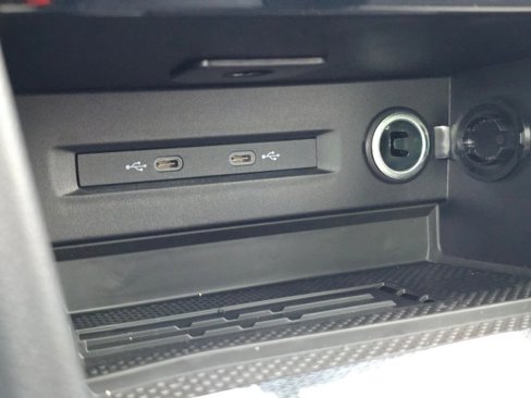 New 2025 Volkswagen Taos SE image 34