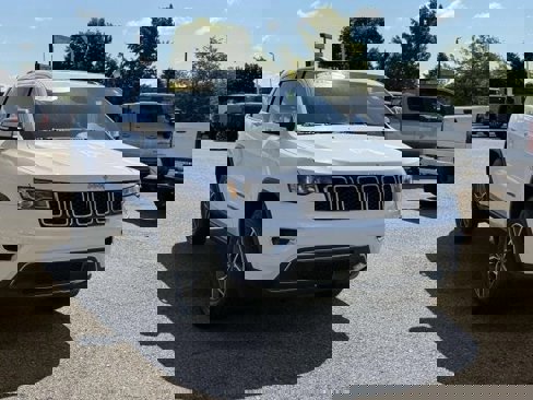 Used 2021 Jeep Grand Cherokee Limited image 4