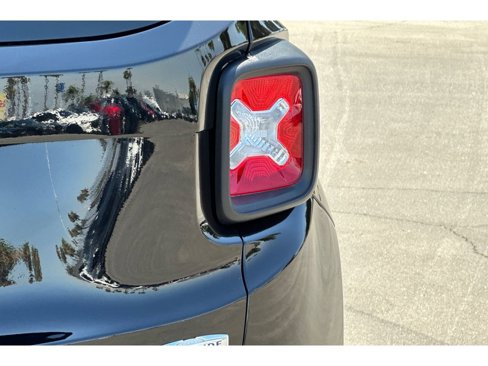 Used 2022 Jeep Renegade Latitude image 47