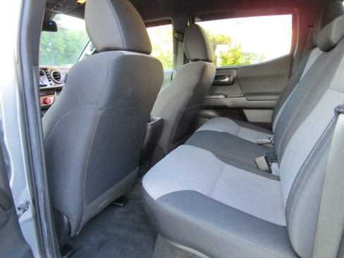 Used 2022 Toyota Tacoma TRD Off-Road image 13