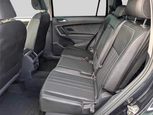 Used 2023 Volkswagen Tiguan SE image 15