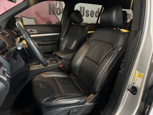 Used 2017 Ford Explorer XLT w/ Equipment Group 202A image 17