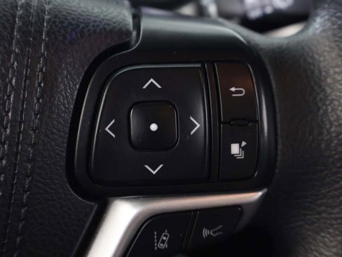 Used 2019 Toyota Highlander LE image 39